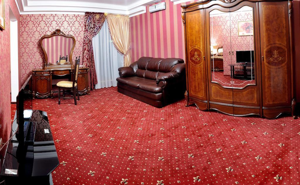 Garden Hall Ternopil Bilik gambar
